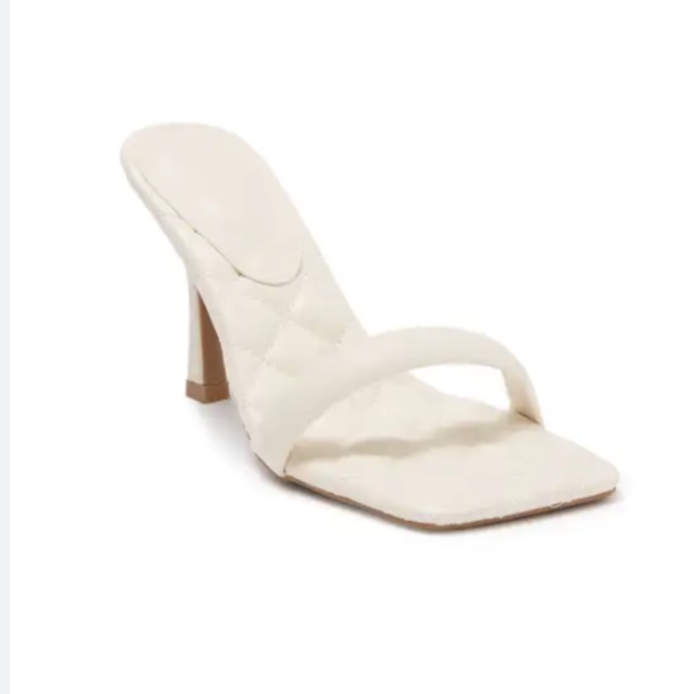 Wild Diva Nwt Cream Heels